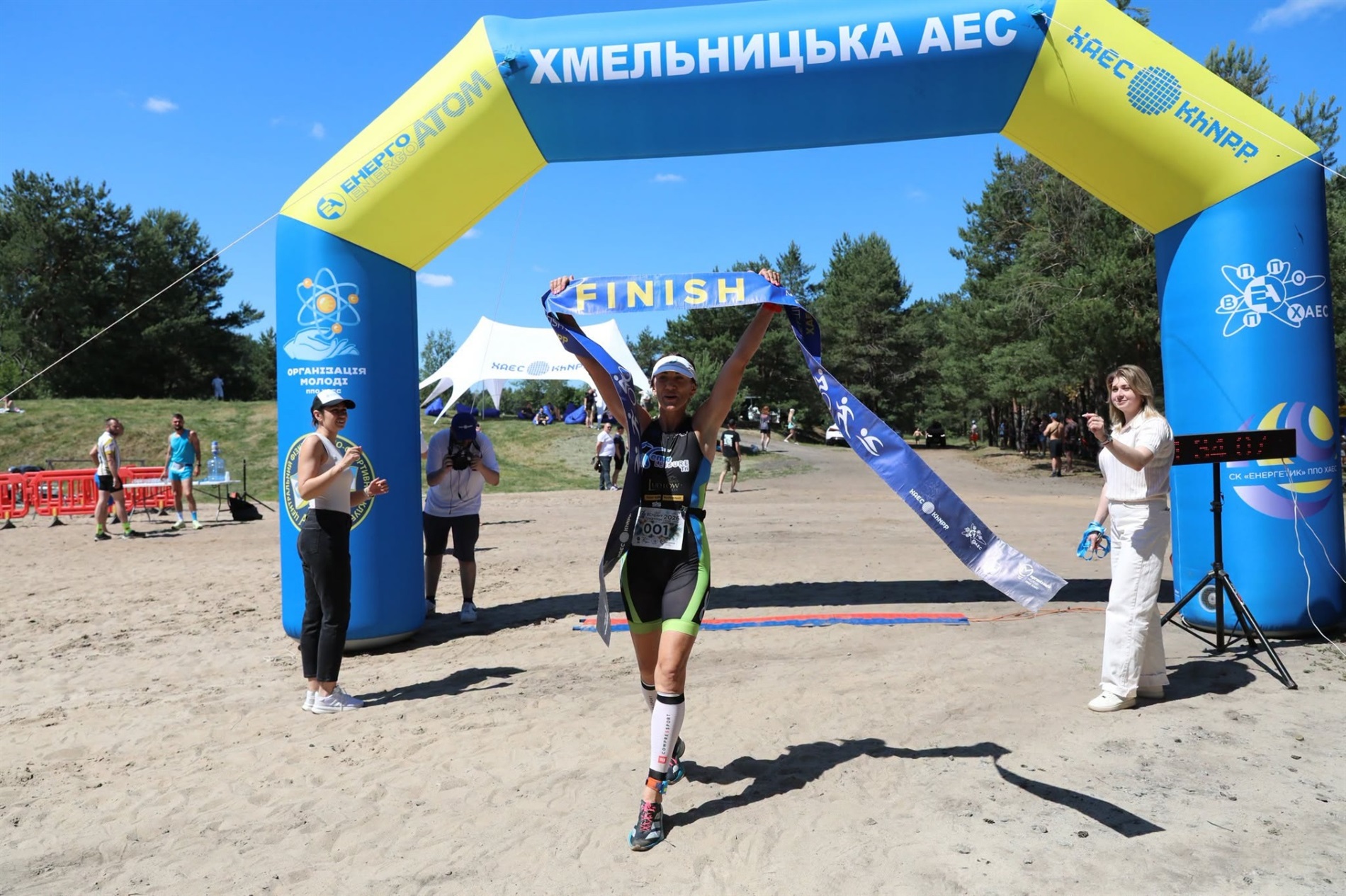 На Хмельниччині відбувся благодійний тріатлон: учасники зібрали кошти для ЗСУ