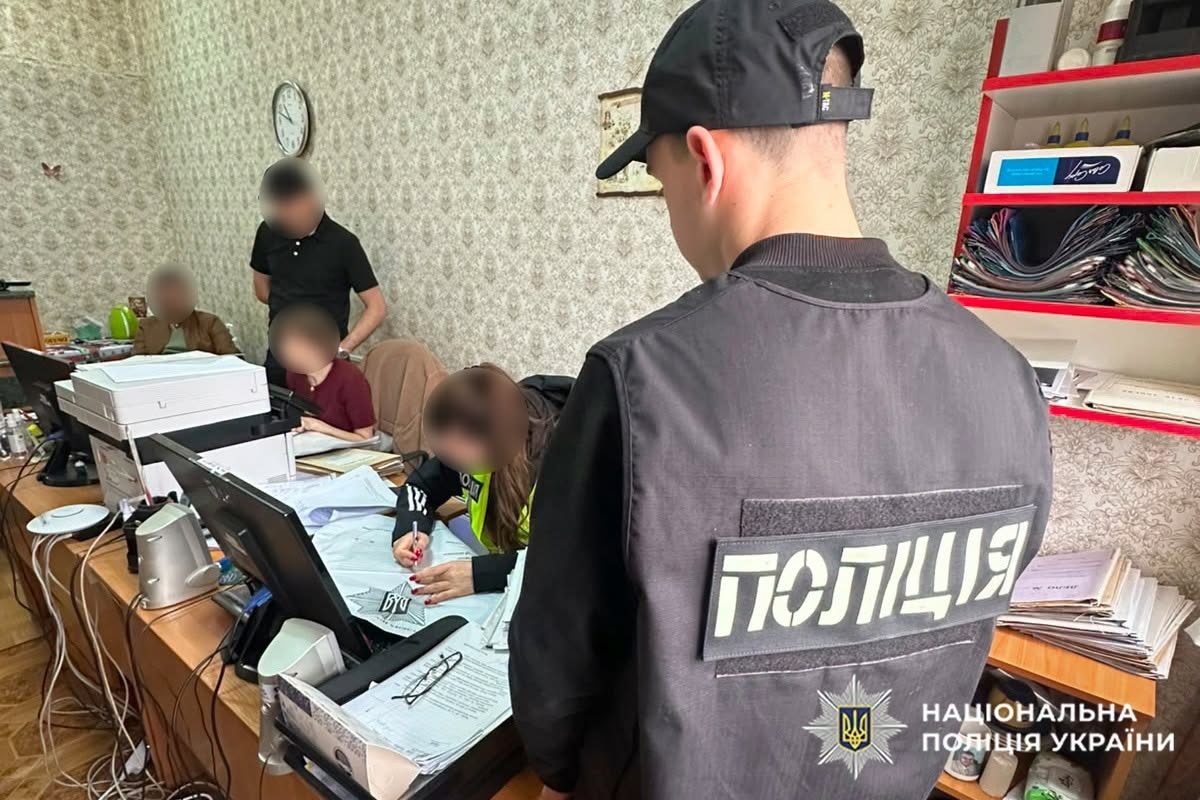 Правоохоронці викрили схему ухилення від мобілізації через фіктивне працевлаштування