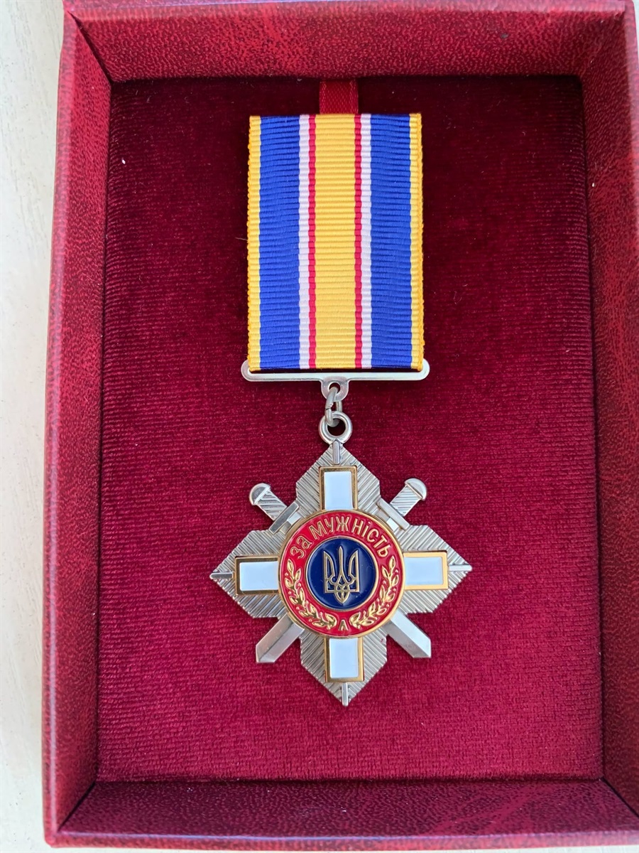 У Славуті для рідних полеглих захисників України вручили державні нагороди