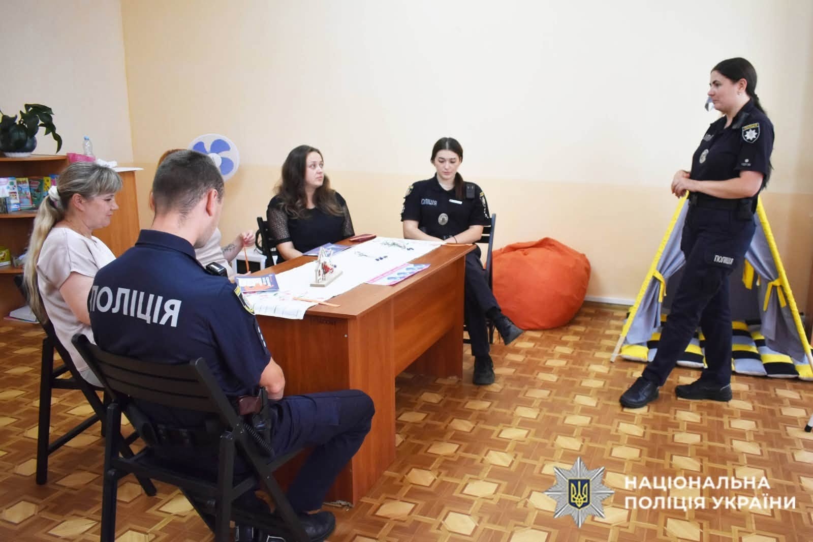 У Славуті поліцейські провели захід «Безпека вдома: протидія та запобігання домашньому насильству»