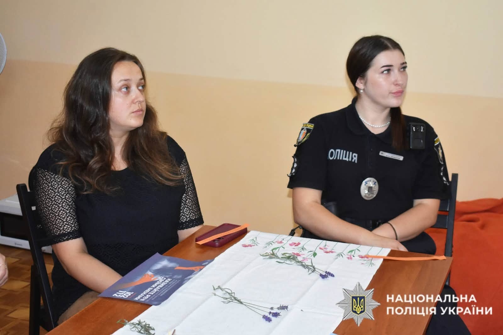 У Славуті поліцейські провели захід «Безпека вдома: протидія та запобігання домашньому насильству»