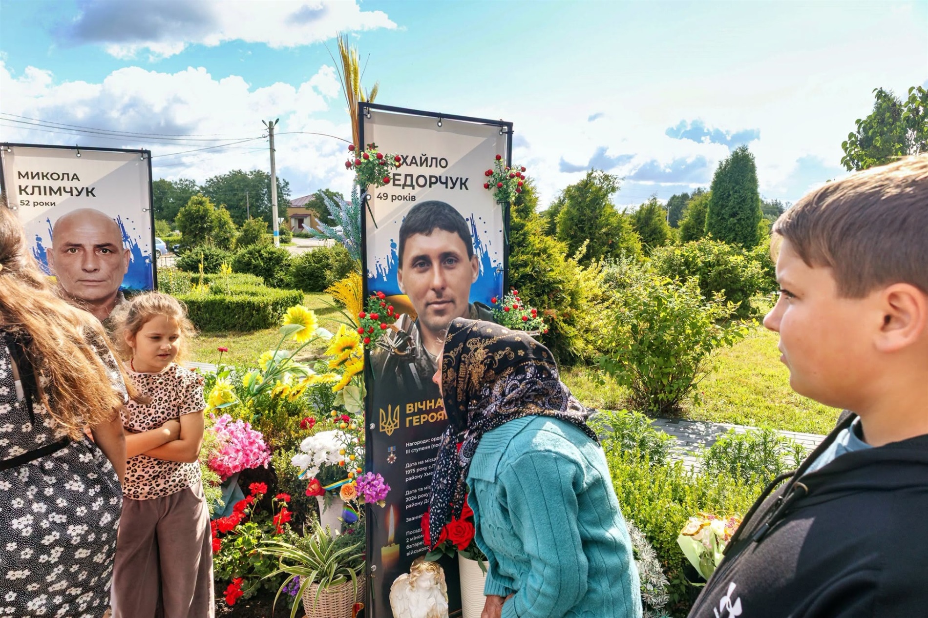 В Улашанівській громаді оновили Алею Пам’яті та встановили нові банери Героїв