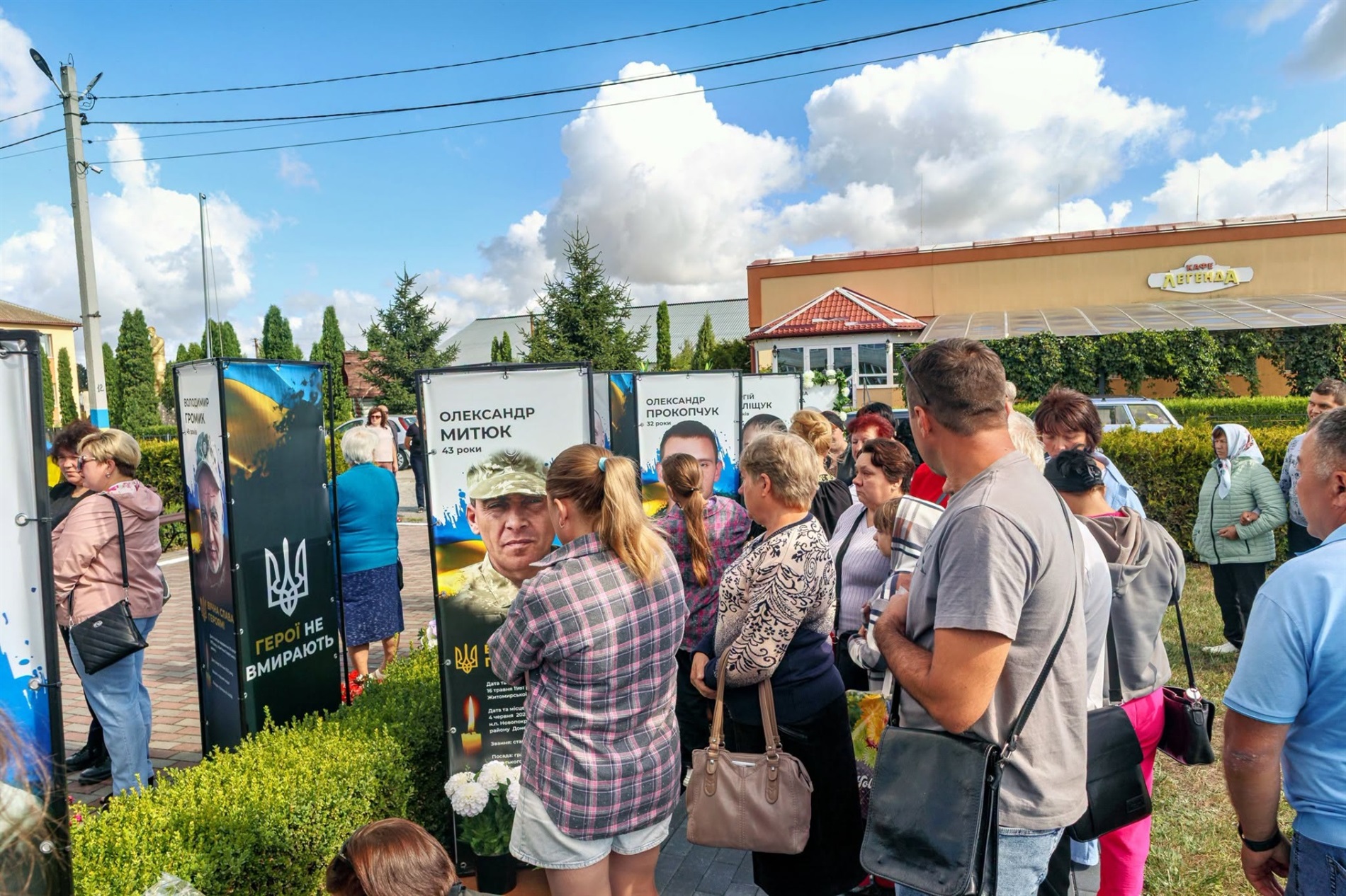 В Улашанівській громаді оновили Алею Пам’яті та встановили нові банери Героїв