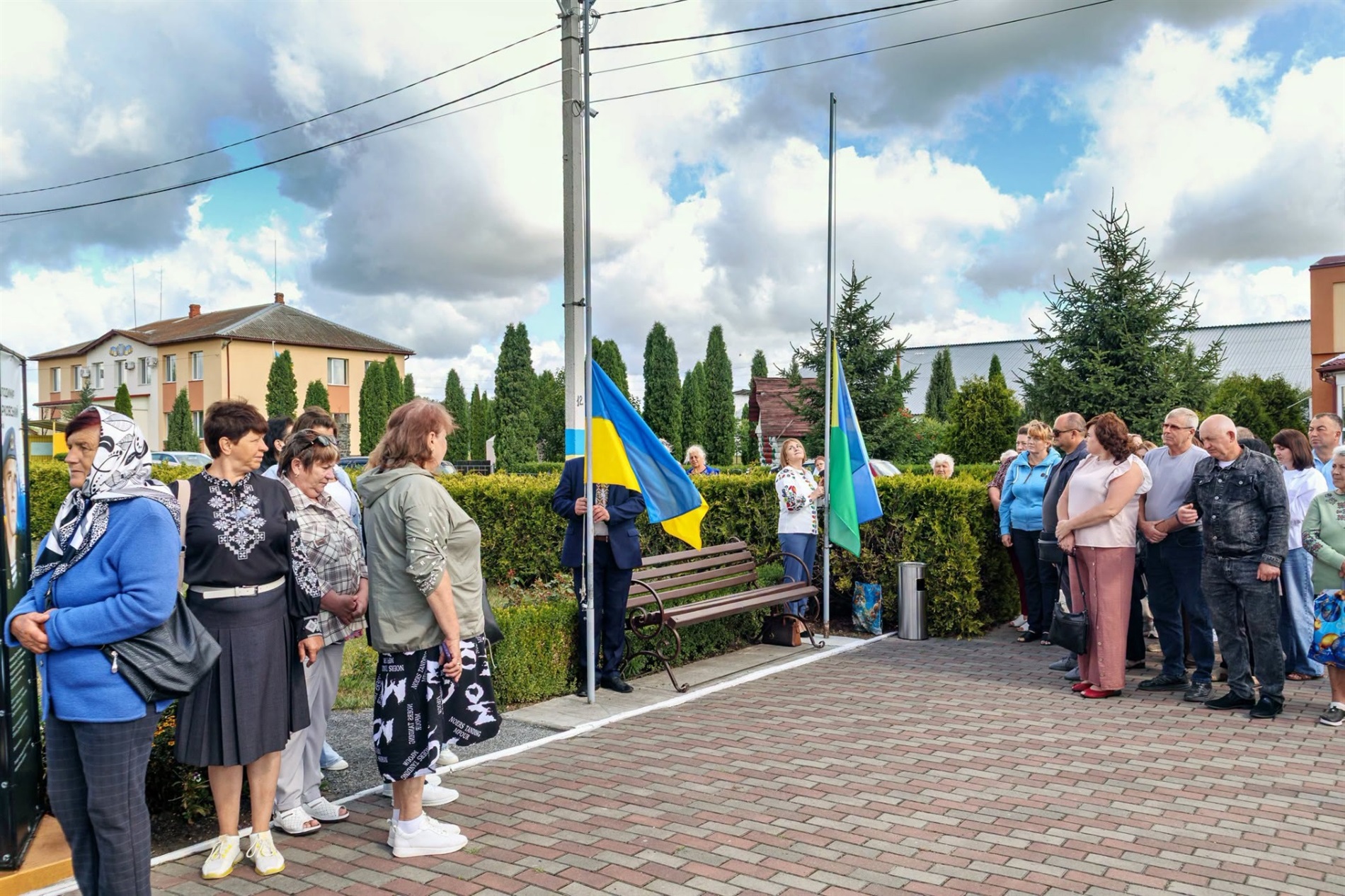 В Улашанівській громаді оновили Алею Пам’яті та встановили нові банери Героїв